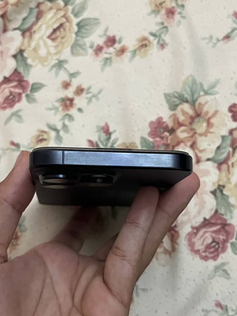 Apple iPhone 15 Pro Max 3