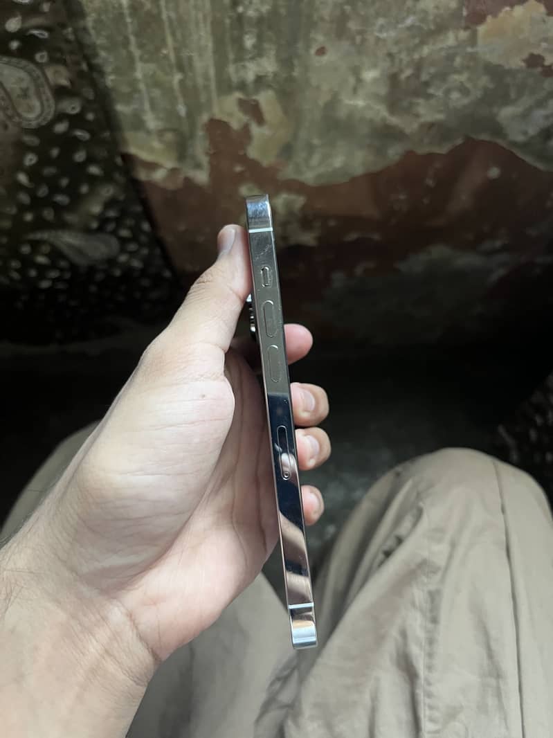 Apple iPhone 14 Pro 1