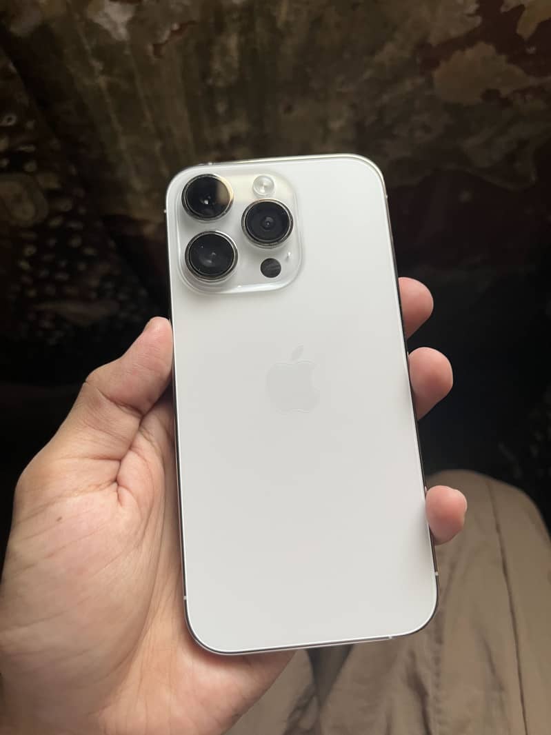 Apple iPhone 14 Pro 2