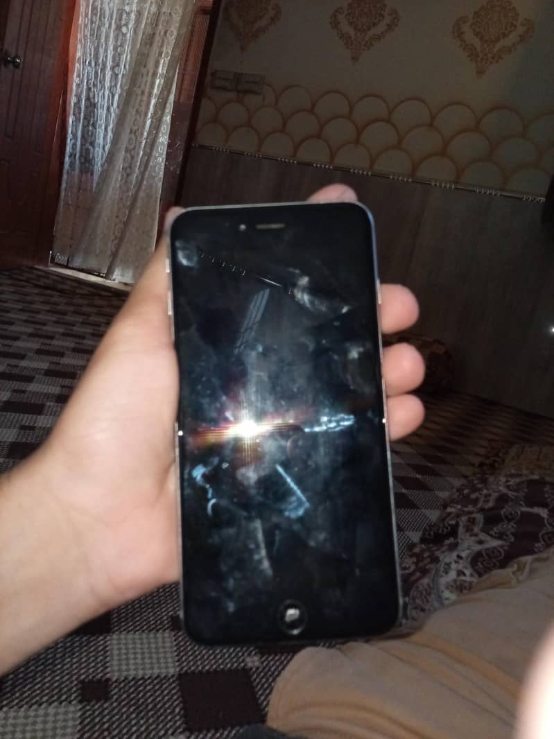 Apple iPhone 6 Plus 1
