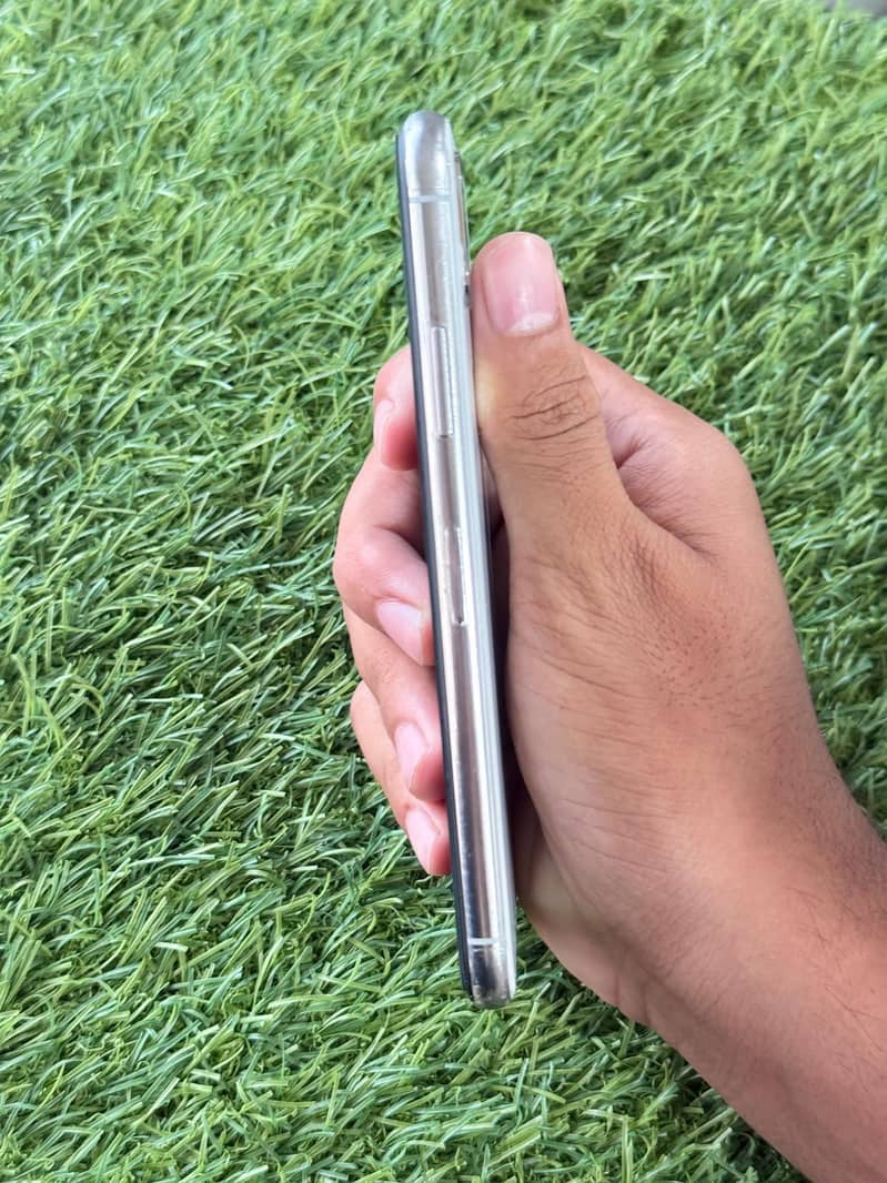 Apple iPhone X 2