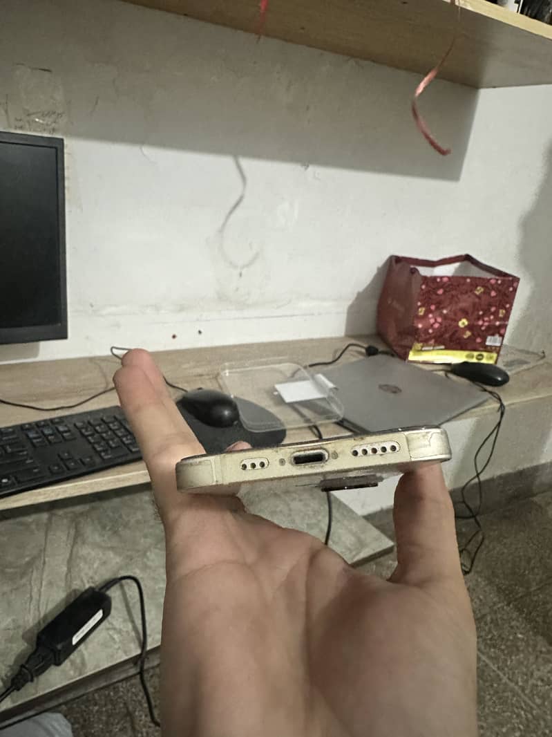 Apple iPhone 13 1