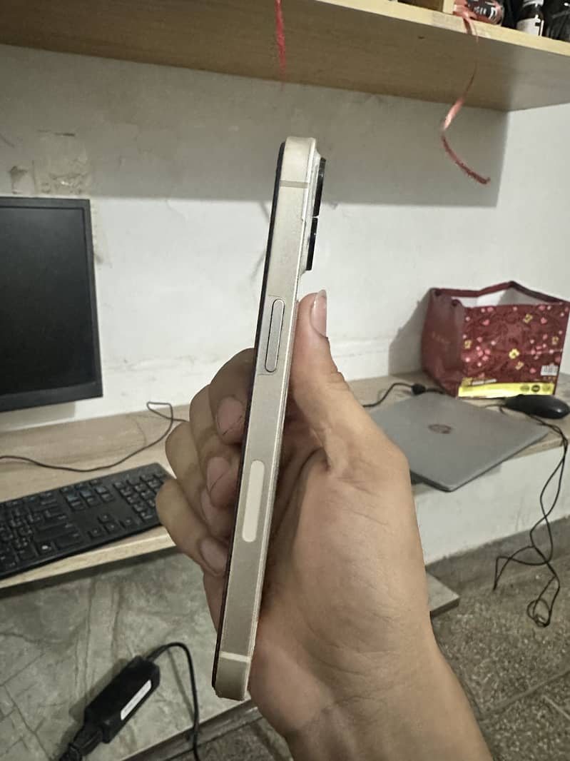 Apple iPhone 13 2