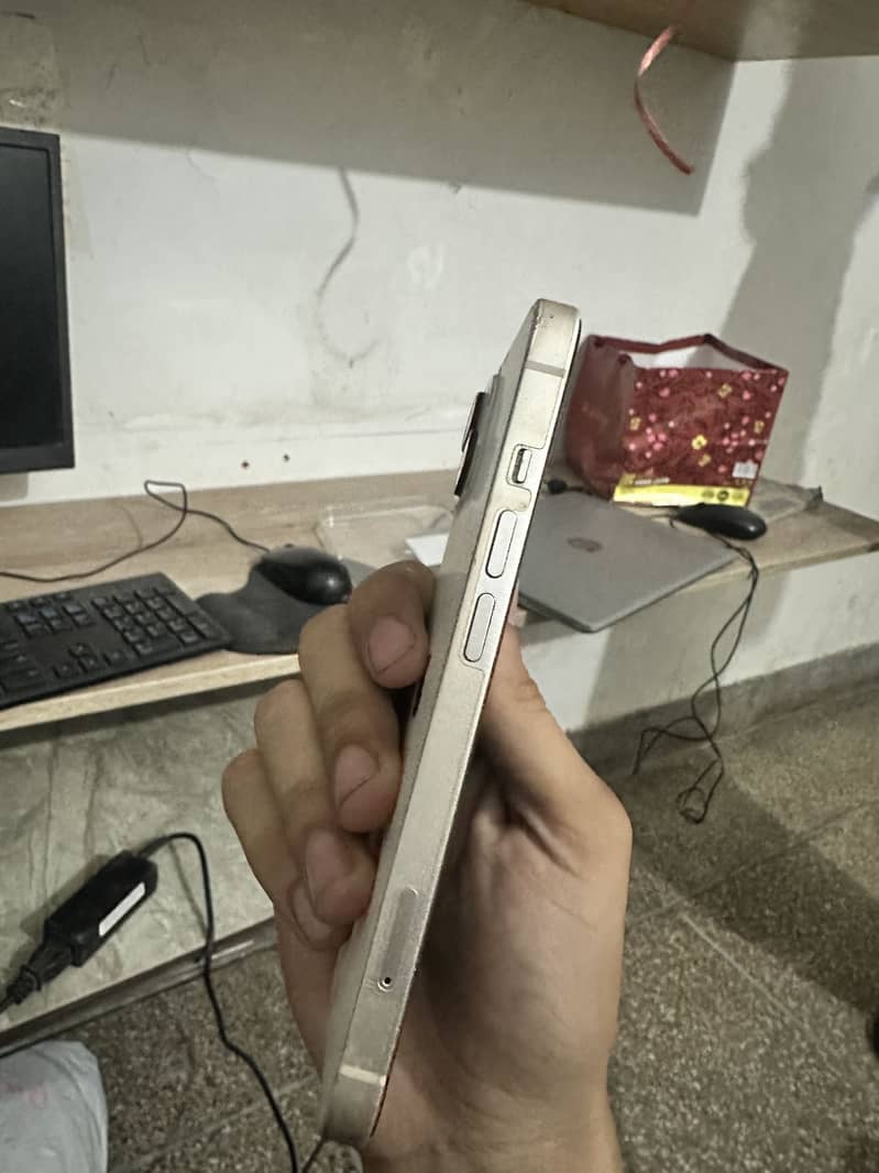 Apple iPhone 13 3