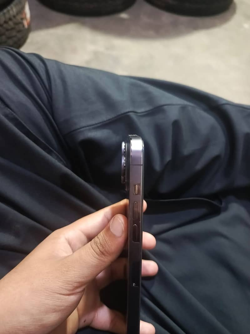 Apple iPhone 14 Pro Max 0