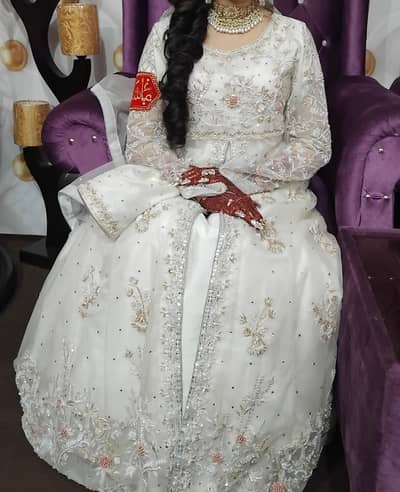 White Embroided Mexci