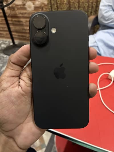 Apple iPhone 16