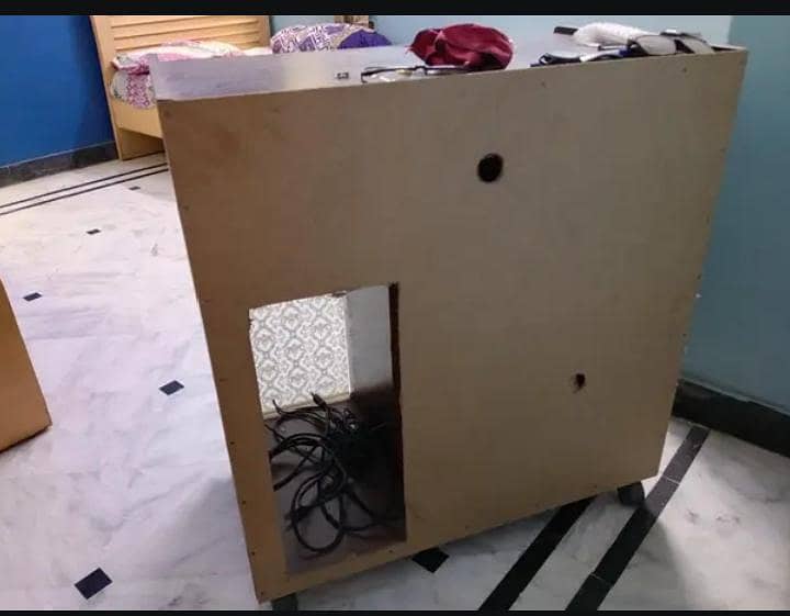 Computer table 1