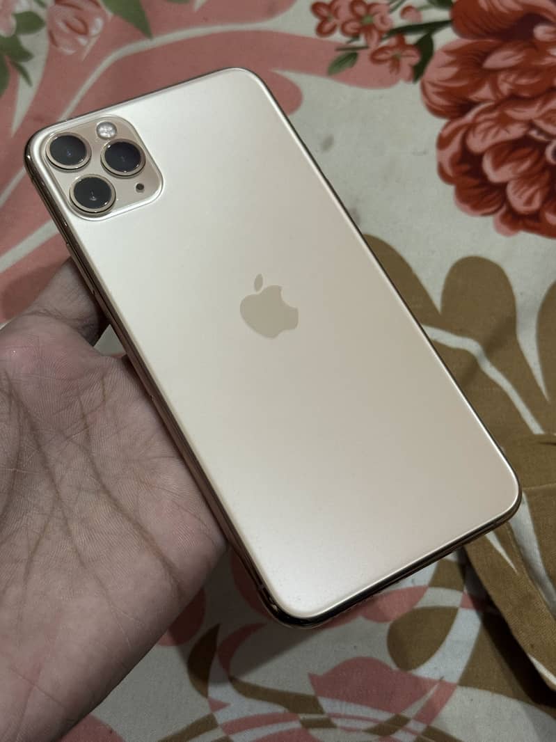Apple iPhone 11 Pro Max 4