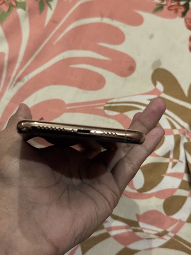 Apple iPhone 11 Pro Max 5