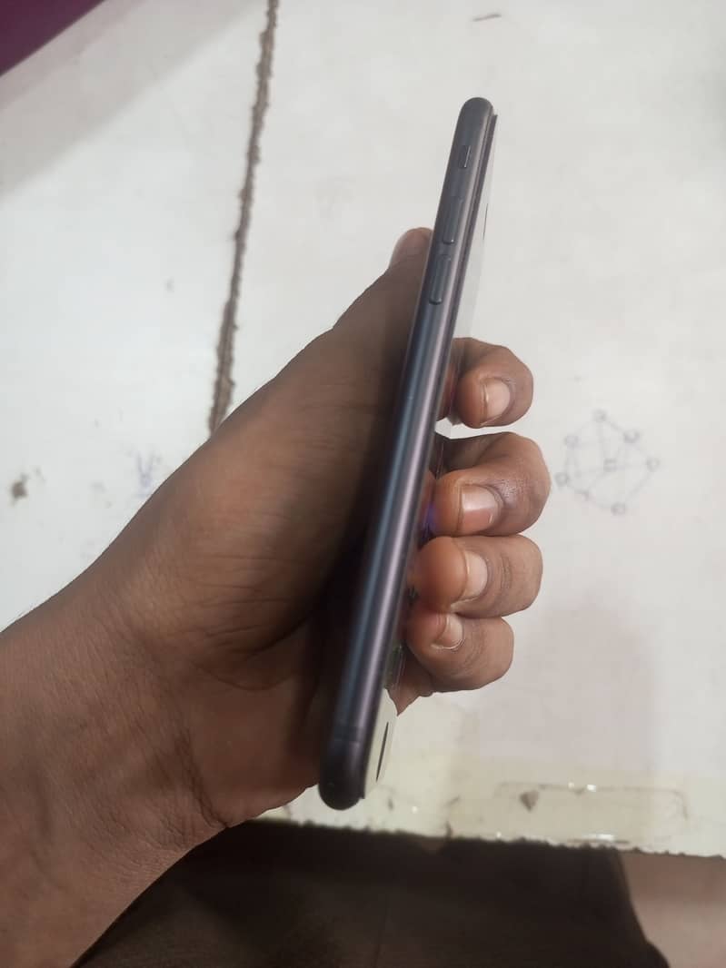 Apple iPhone 7 2