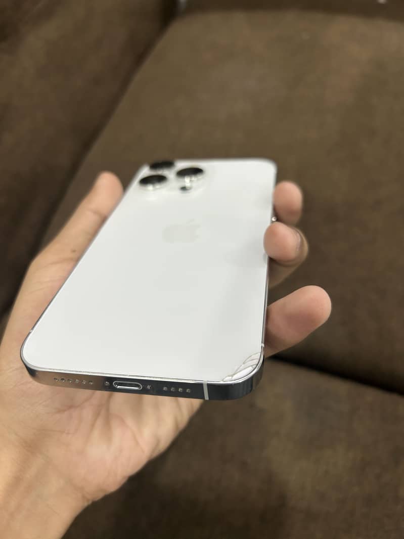 Apple iPhone 14 Pro Max 2
