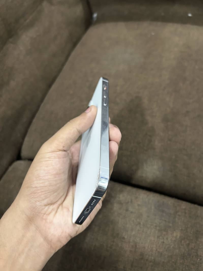 Apple iPhone 14 Pro Max 3