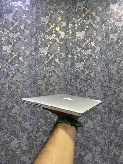 MacBook Pro 2015 13" i5 8GB/16GB RAM 128GB SSD - 100% imported