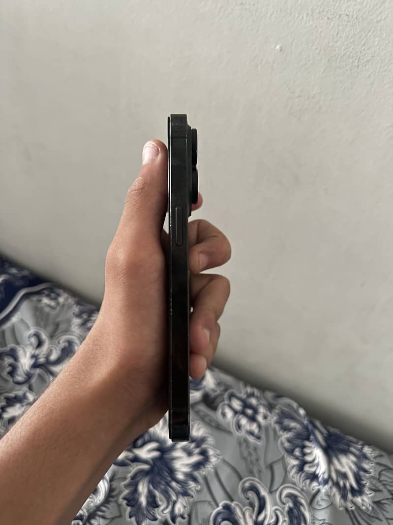 Apple iPhone 14 Pro 2