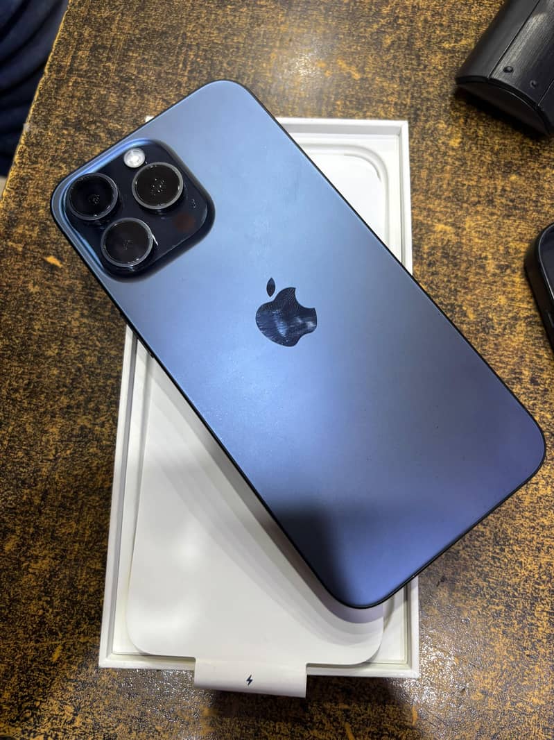 iPhone 15 Pro Max jv 0