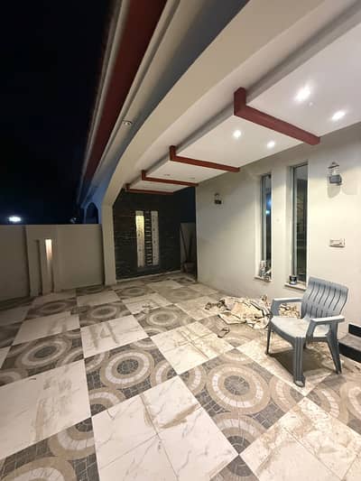 10 Marla House For Rent in Overseas B Block Bahria Town Lahore