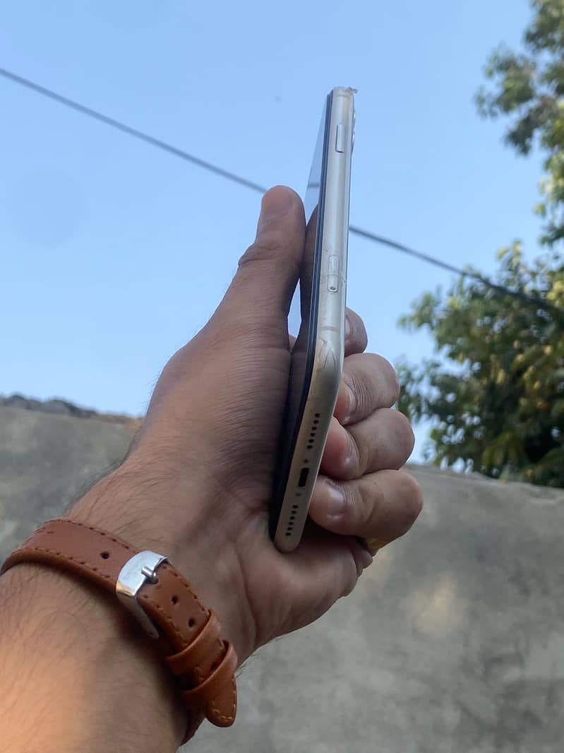 Apple iPhone 11 2