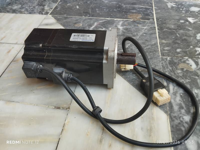 servo motor 1