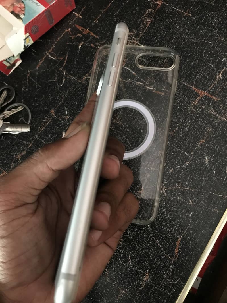 Apple iPhone 7 Plus 3