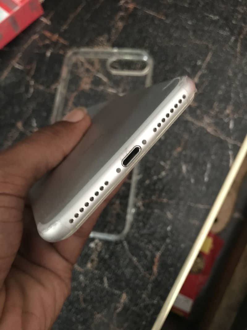 Apple iPhone 7 Plus 5