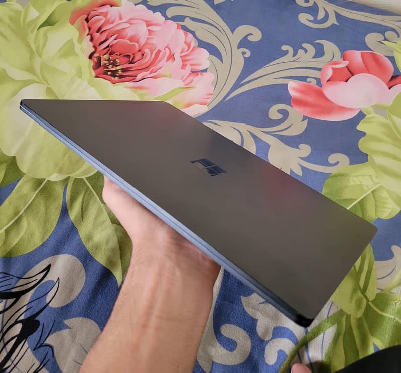 Microsoft surface laptop 11 Generation 1