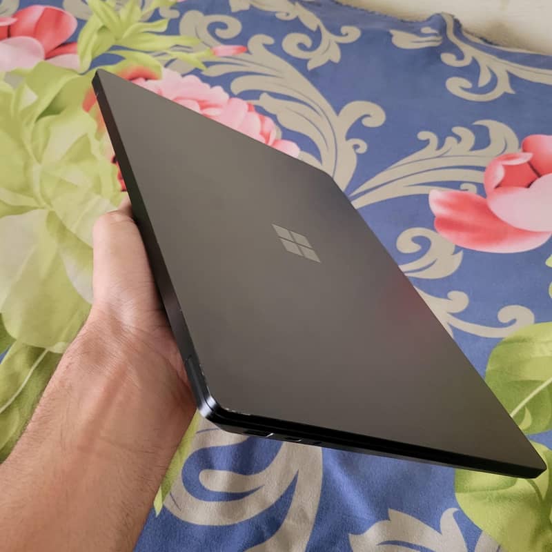 Microsoft surface laptop 11 Generation 3