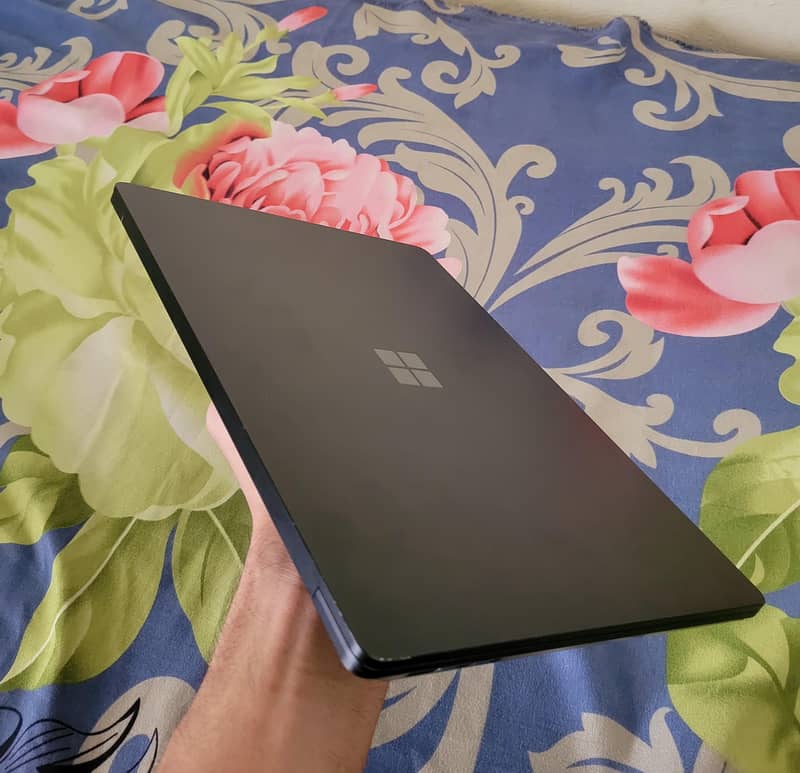 Microsoft surface laptop 11 Generation 5