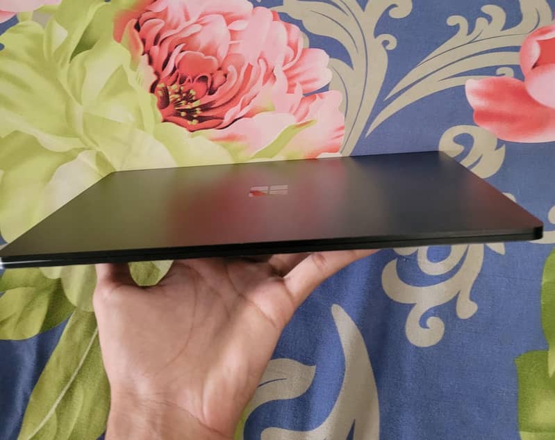 Microsoft surface laptop 11 Generation 6