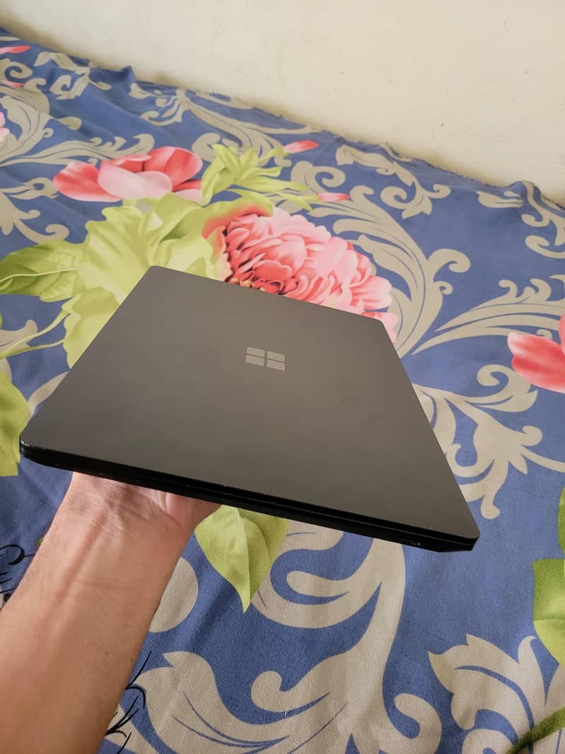 Microsoft surface laptop 11 Generation 9