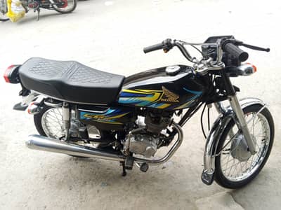 Honda 125 first Euro condition 10 by 10 engine 10 by 10 body 10 by 10