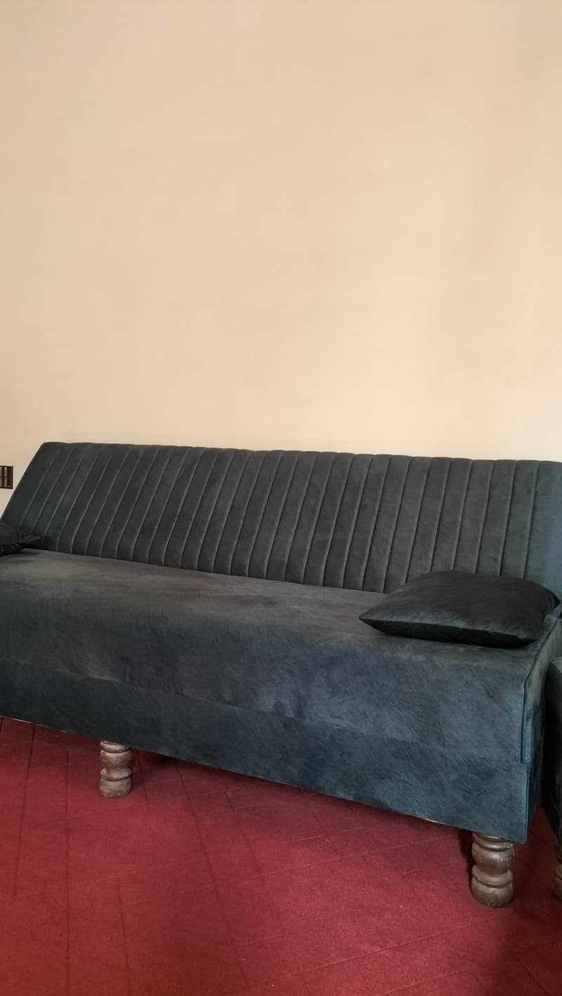 2 sofa com bed 0