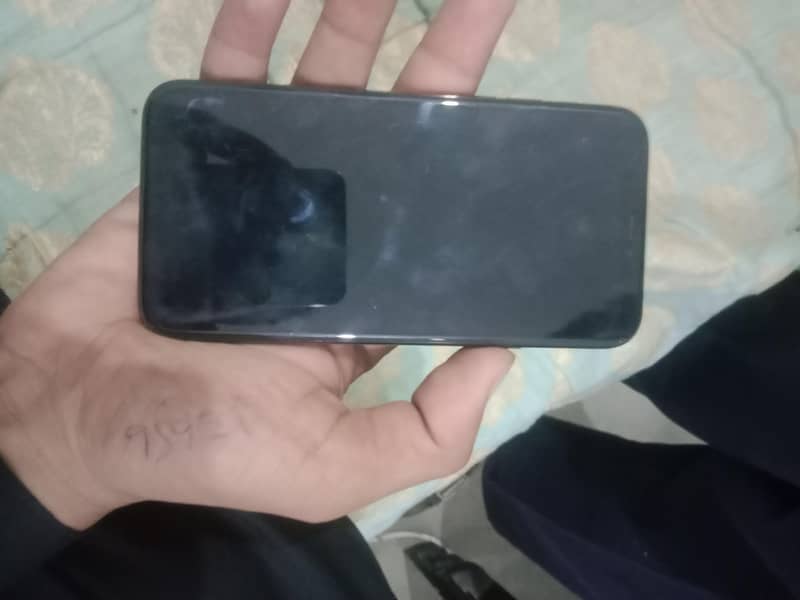 Apple iPhone 11 Pro 1