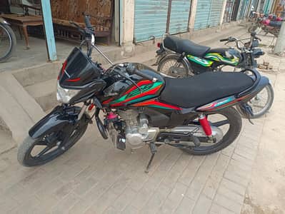 Honda CB 125F 2024