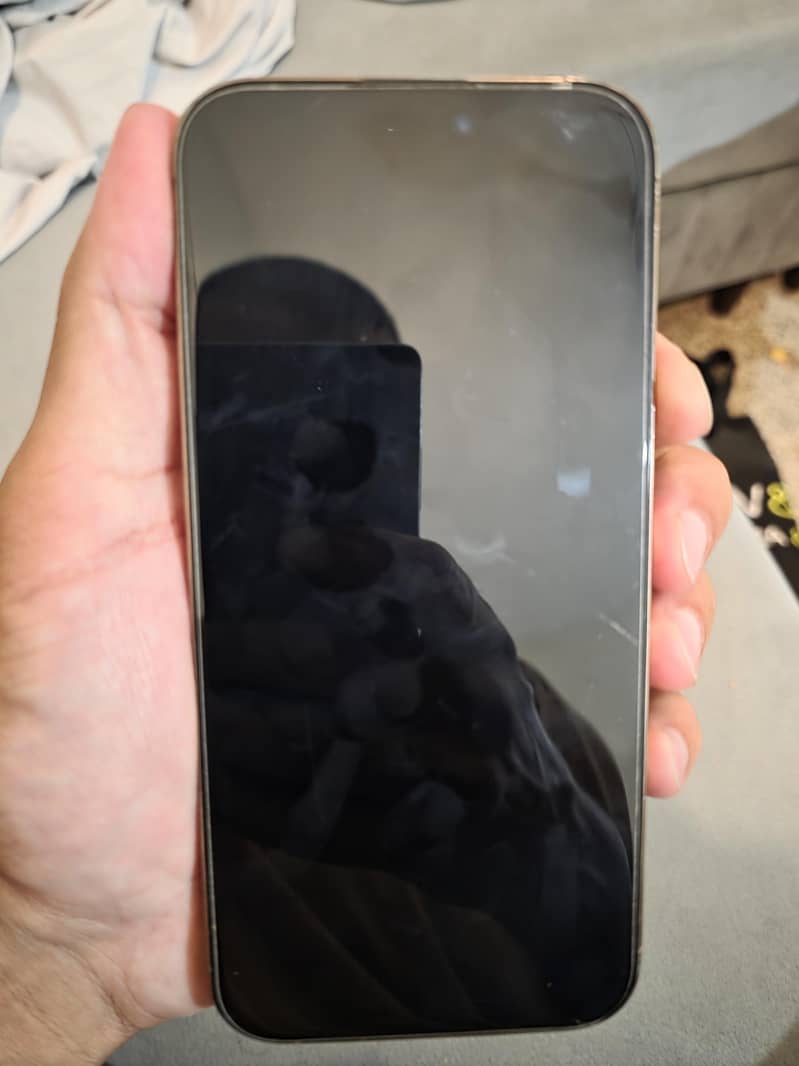 Apple iPhone 16 Pro Max 4