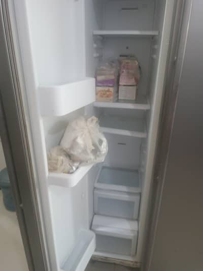 Samsung's side by side refrigerator for sale