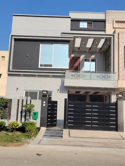 5 Marla Well Condition House For Rent Bahria Nasheman Lahore