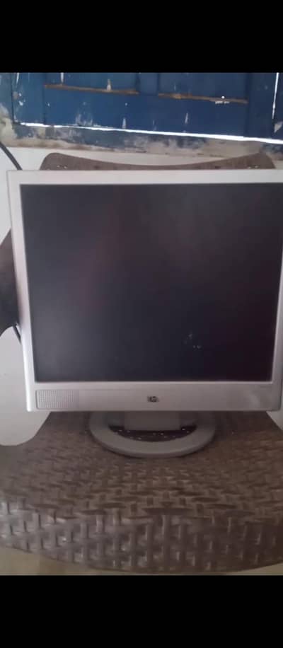 17 " ki hy HP company ki hy shth me devis bhi cebel wali Danny company