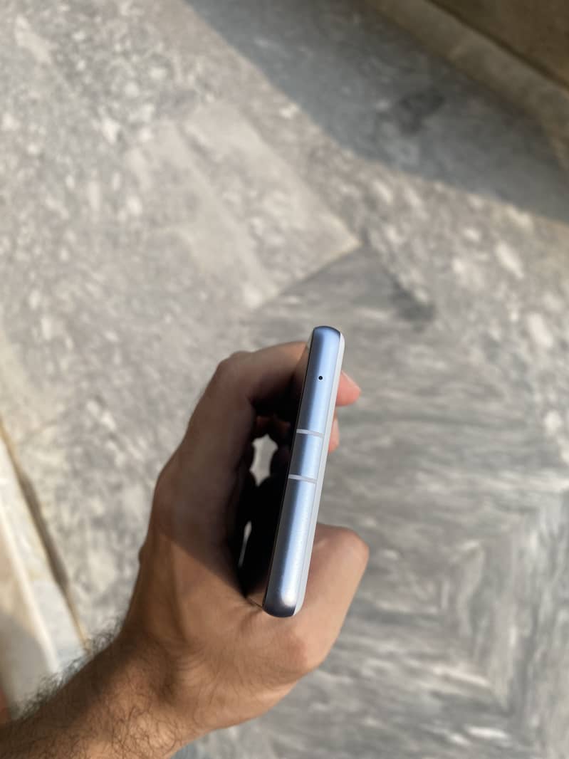 Google Pixel 7a 5