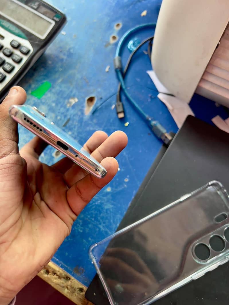 Tecno CAMON 40 Pro 6