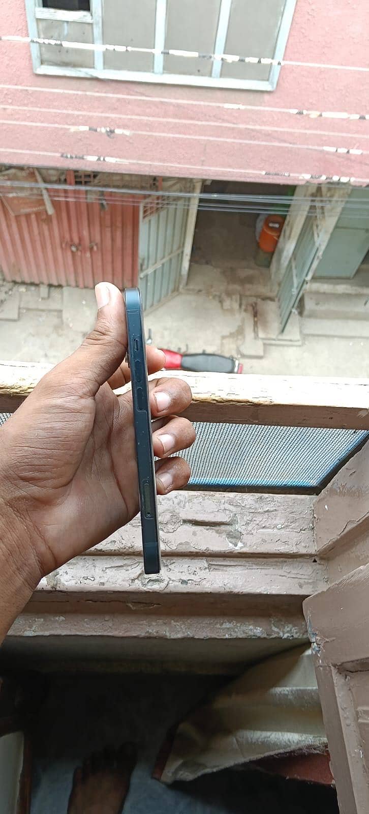 Apple iPhone 13 1