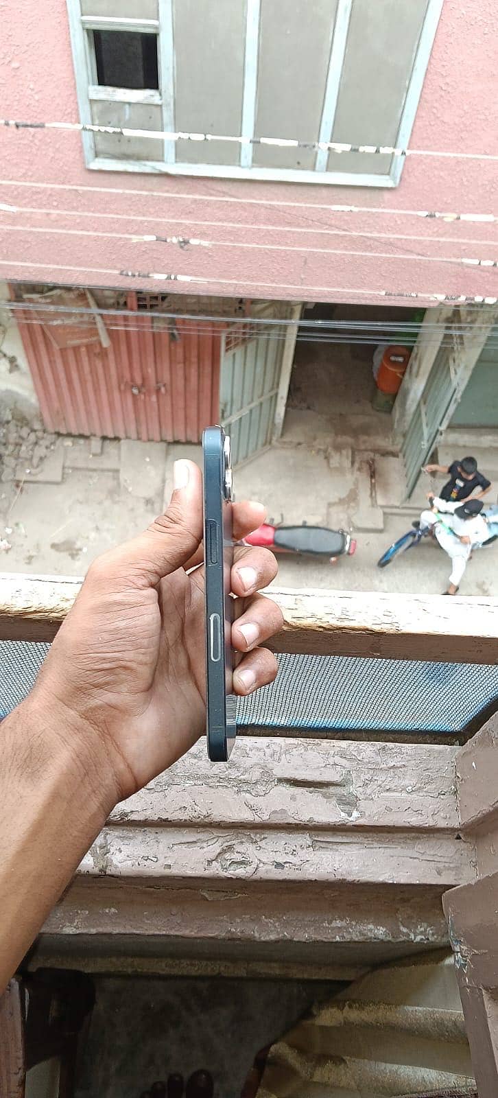 Apple iPhone 13 5
