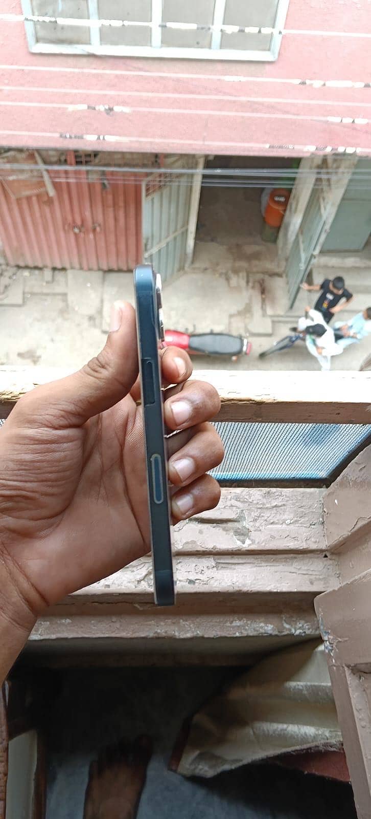 Apple iPhone 13 6