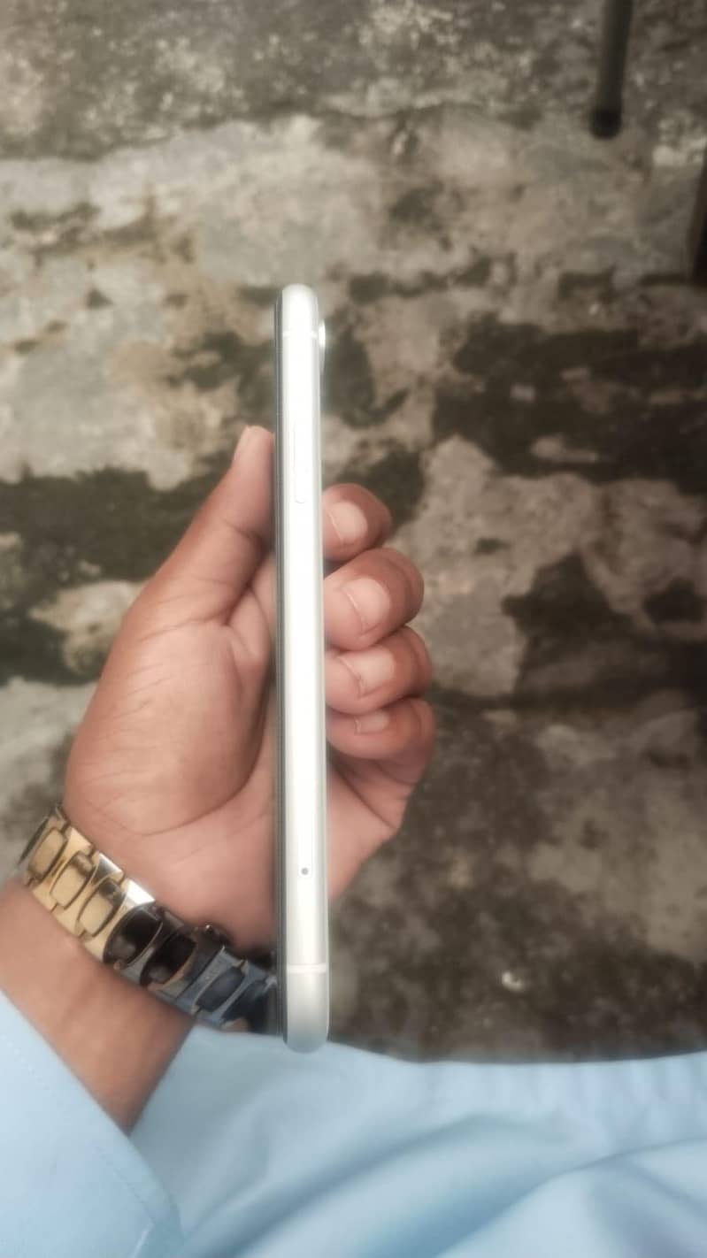 Apple iPhone XR 3