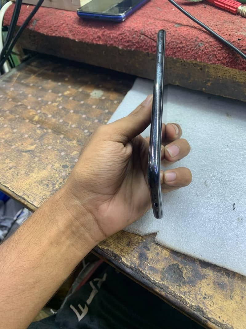 Apple iPhone XS Max 6