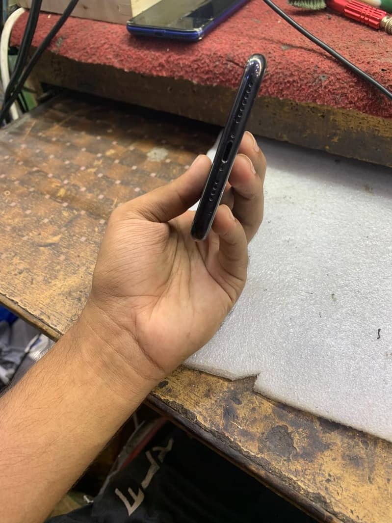 Apple iPhone XS Max 7