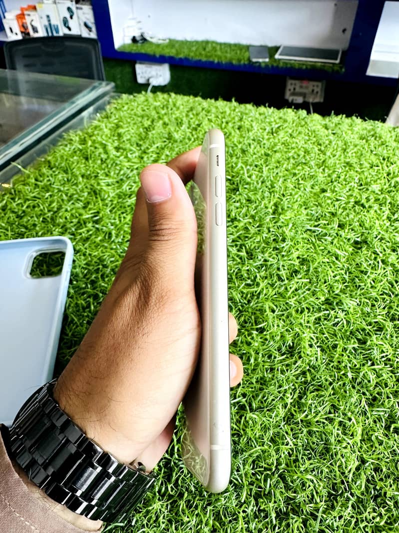 Apple iPhone 11 1