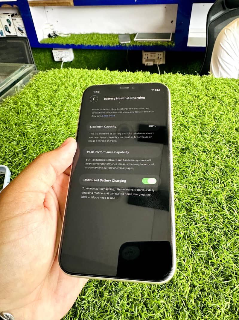 Apple iPhone 11 6