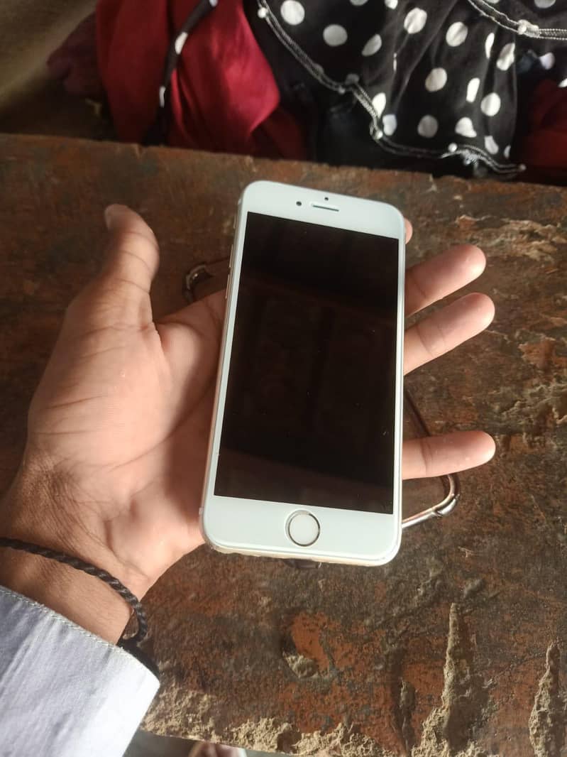 Apple iPhone 6S 1