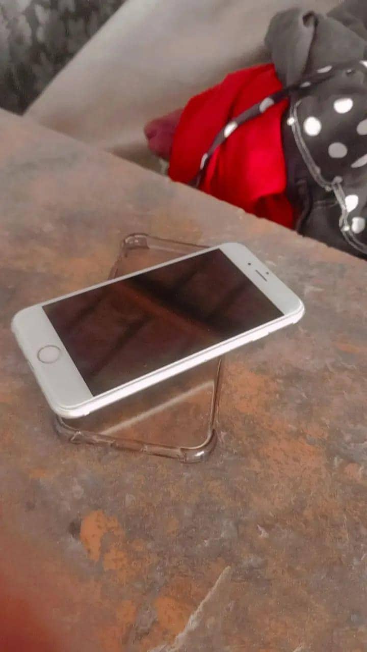 Apple iPhone 6S 3
